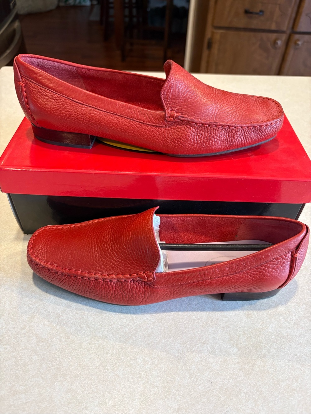 Women’s Talbots ASHTON5 Loafer in Dark Rhubarb Red size 8 medium - Picture 5 of 10